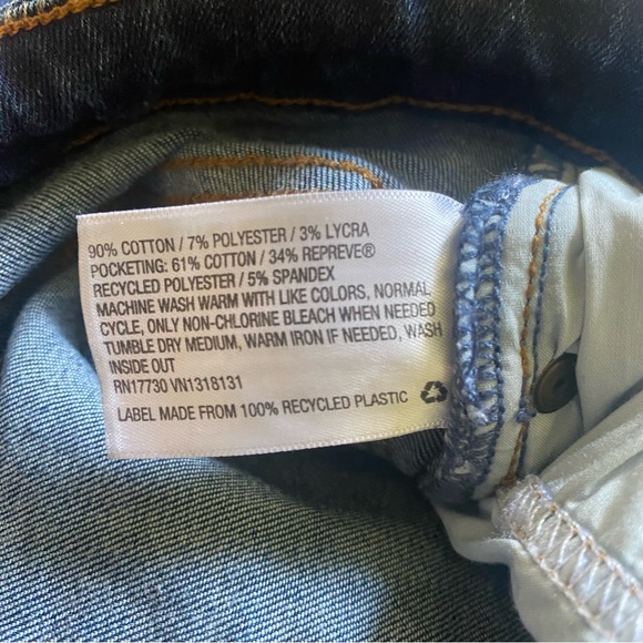 Universal Thread High Rise Skinny Jean - Picture 5 of 6